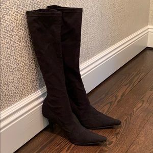 Black classic heel boot